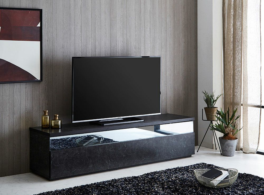 クール&モダンな雰囲気漂う ブルックリンテイストのテレビボード