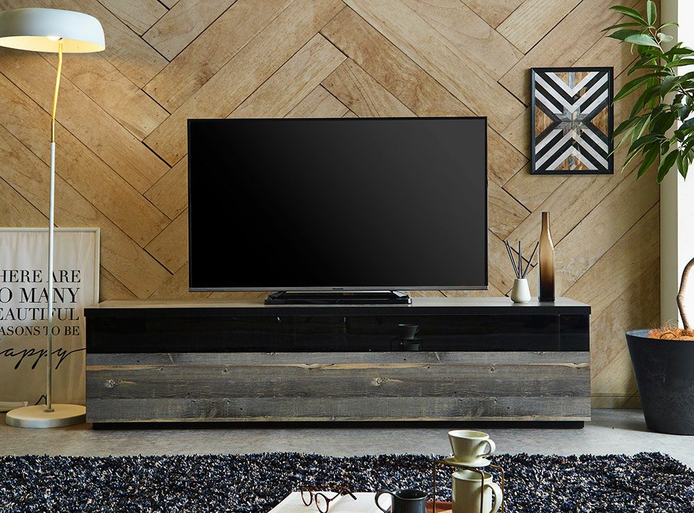 クール&モダンな雰囲気漂う ブルックリンテイストのテレビボード