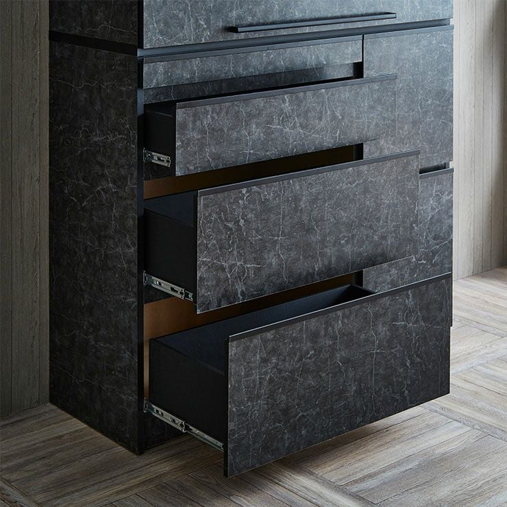 扉開閉時 約47cm上にスライドする仕様