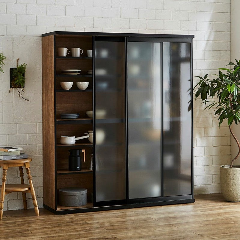 完成品 ホワイト扉で使いやすい大容量収納