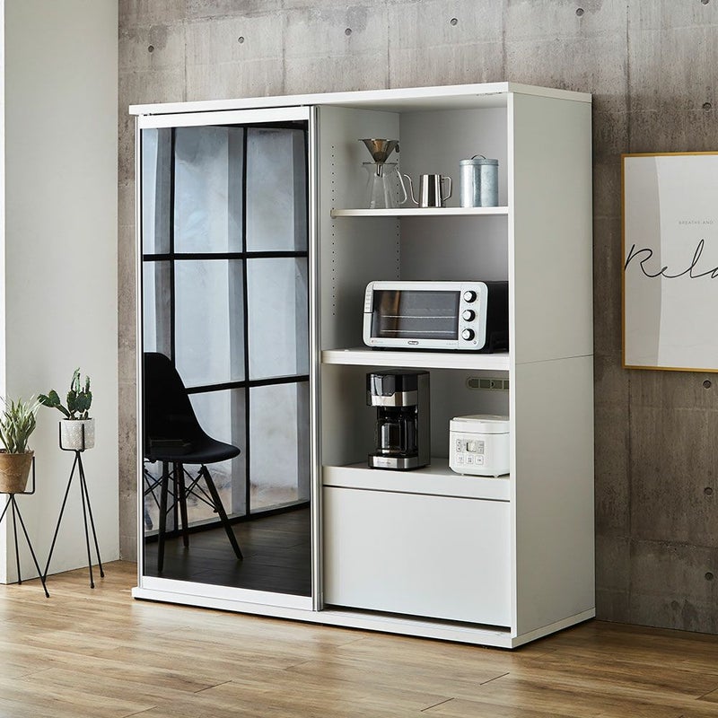 横スライド式スモークガラスで省スペース収納