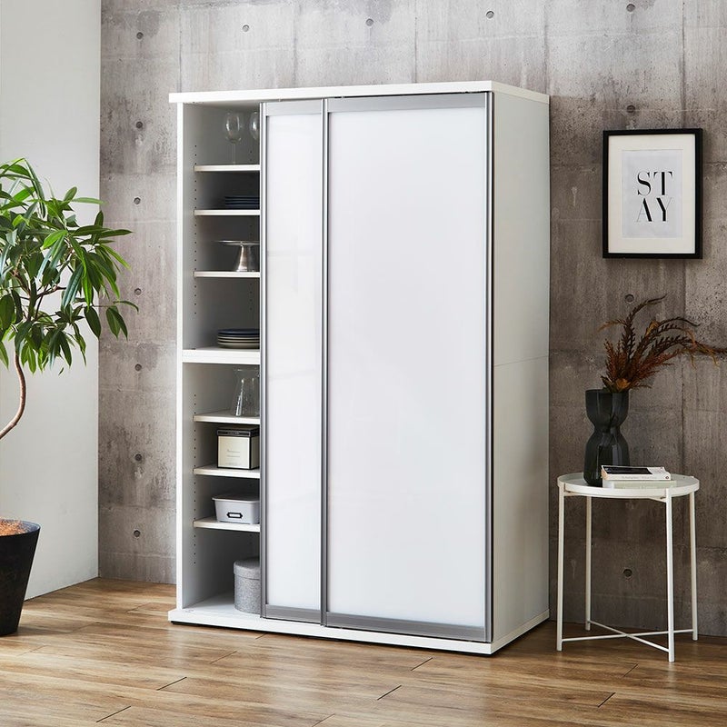 ウォールナット 扉ミストガラスで上品な収納