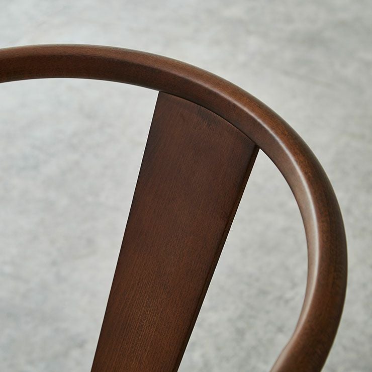 ブラック色のペーパーコードチェアRC-601で引き締まったモダン空間を演出