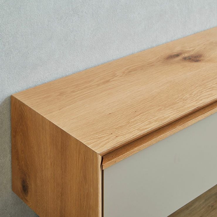 幅240cmの壁掛けテレビボード 浮遊感で空間をスタイリッシュに演出